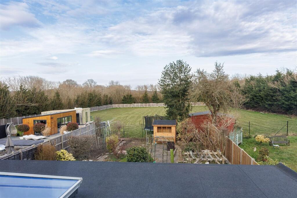 15 New Farm Dr   (30).jpg