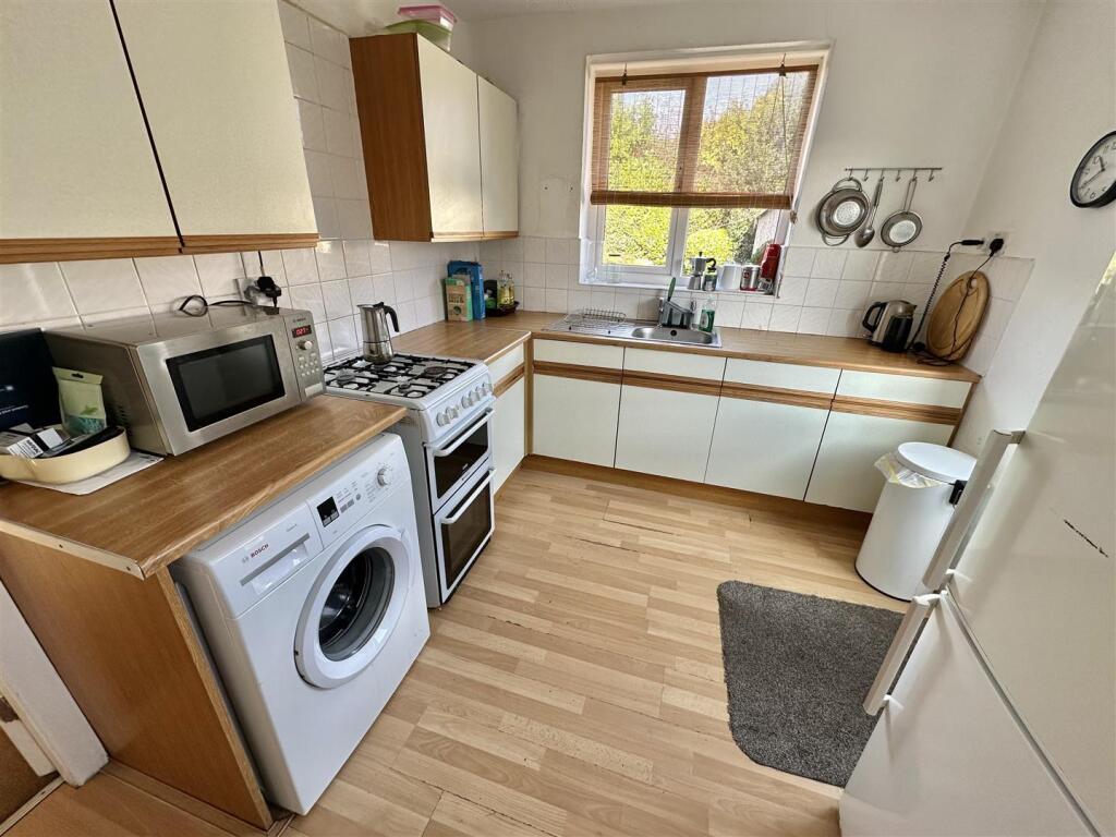 Bramleys Estate Agents - Water Royd Avenue (16).jp