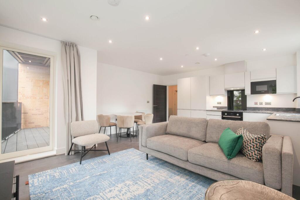 Kitchen and Lounge