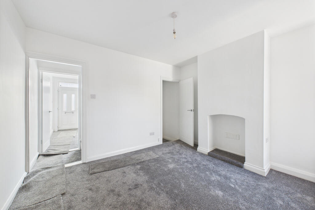 CAM05454G0-PR0036-STILL004