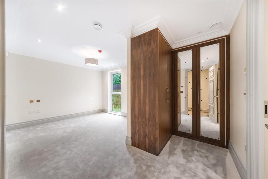 Master Bedroom 2.jpg