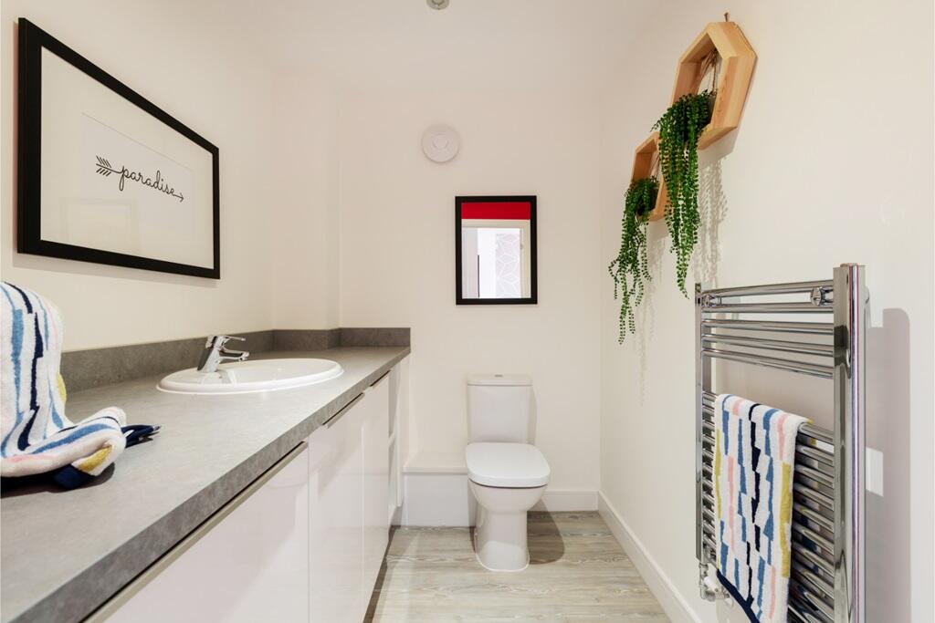 Handy w/c come utility room to keep the mess at bay