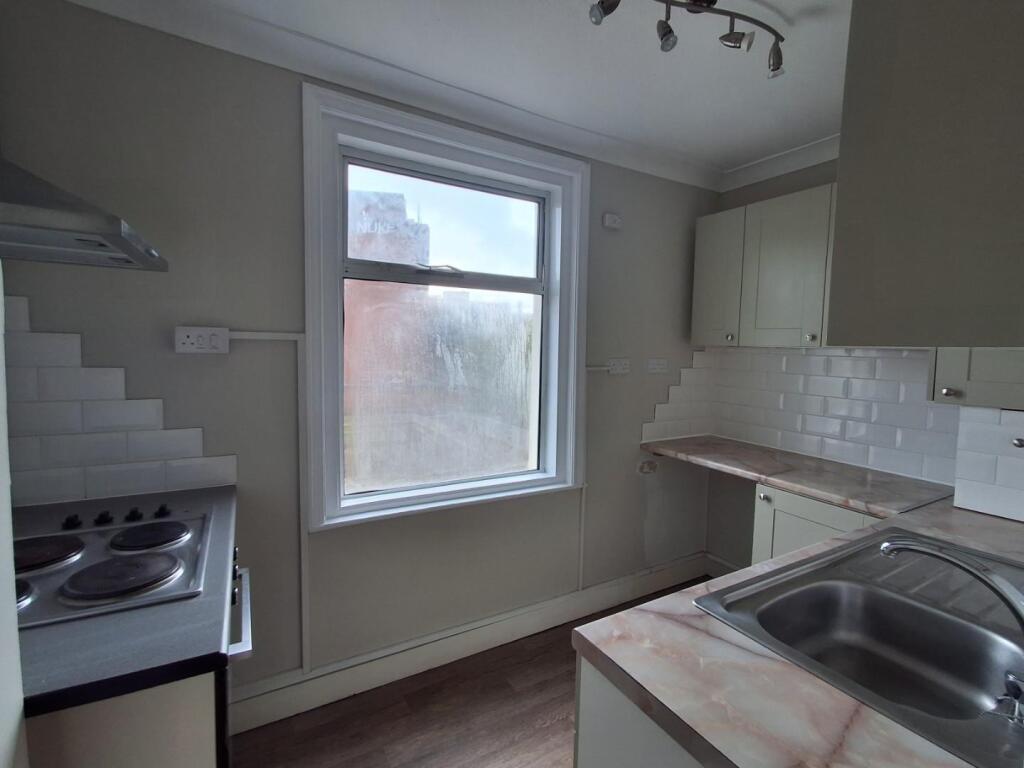 kitchen 2.jpg
