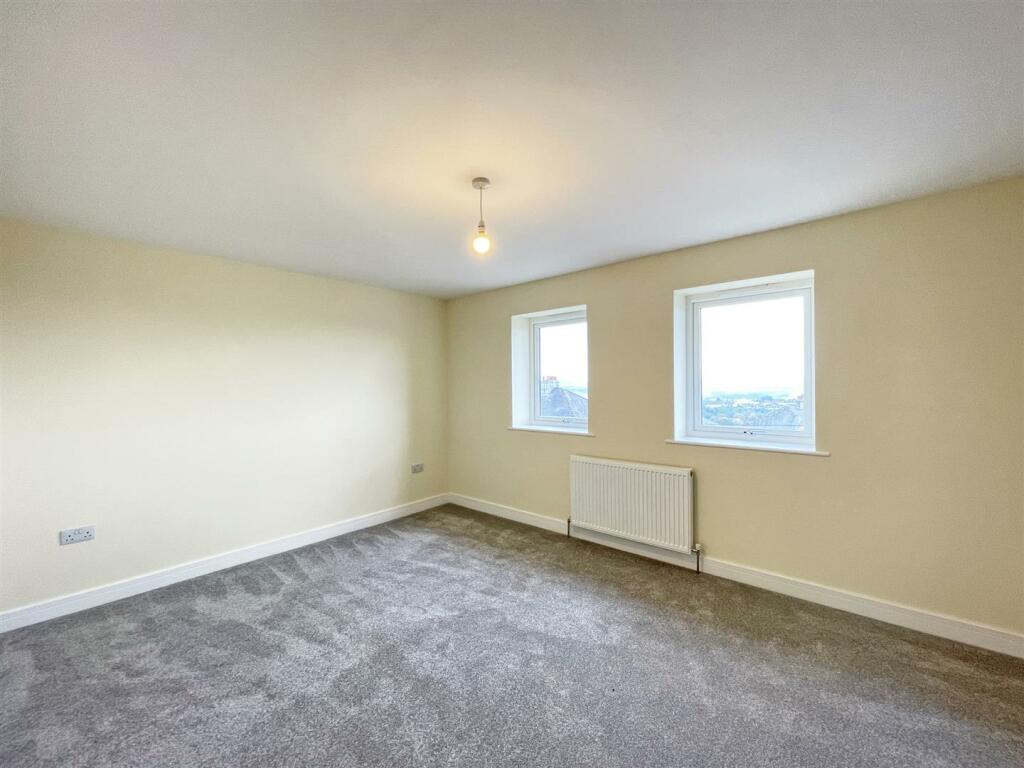 Sound View 4 - Bed 1.jpg