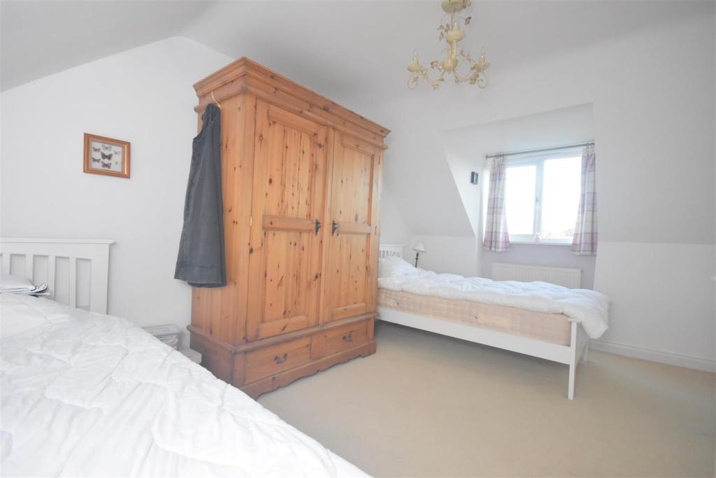 Bedroom. 2.jpg
