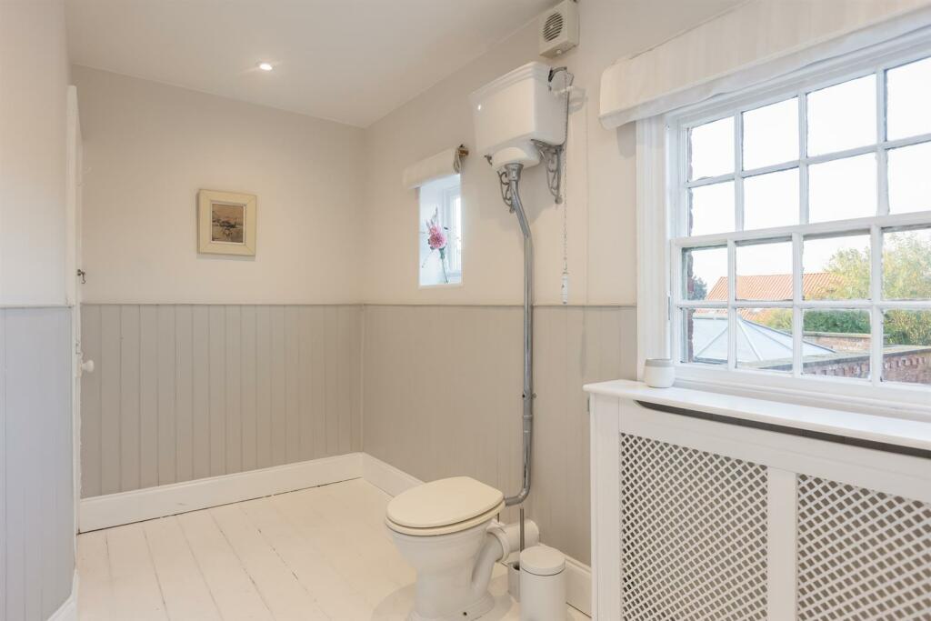 Carlbury House Bathroom-2.jpg