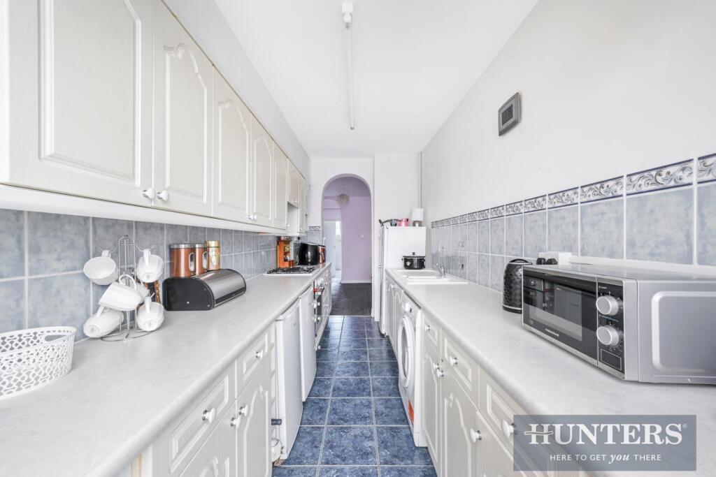 LANGLEY AVENUE (9).jpg