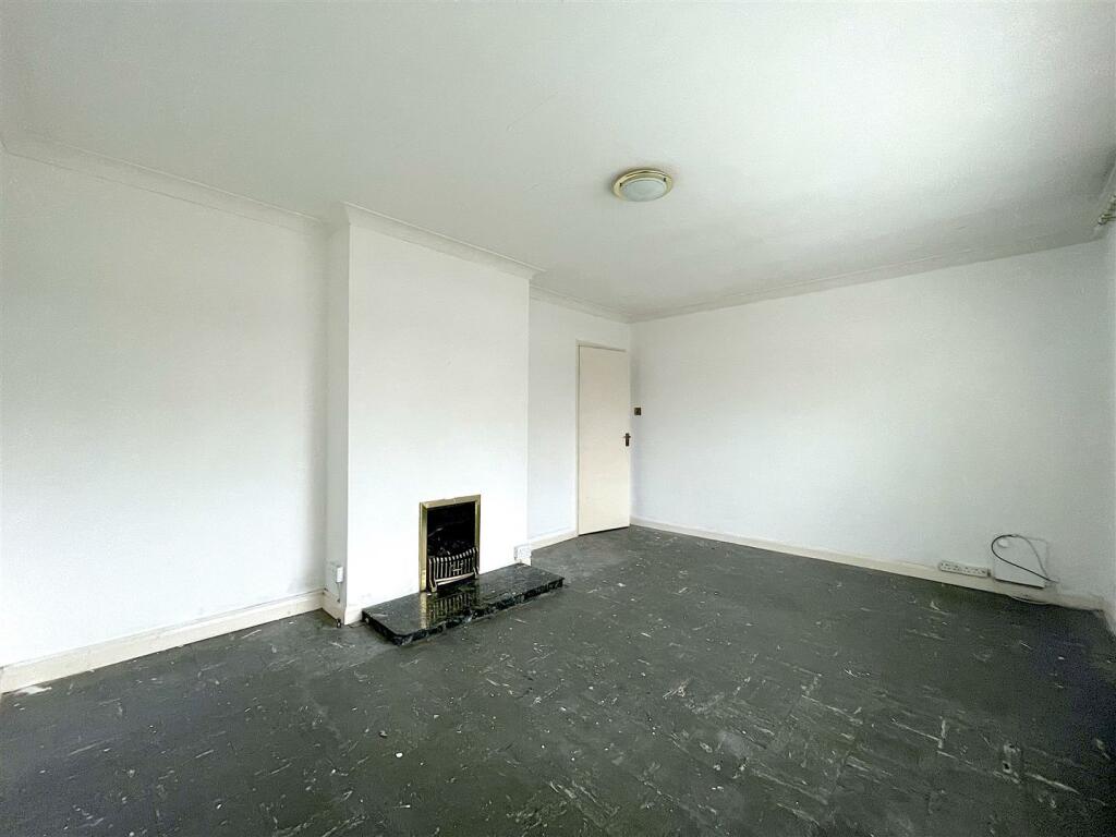 Living Room (3).jpeg