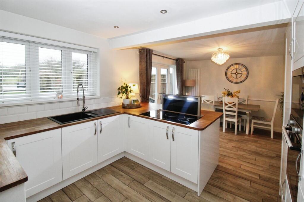 Dining kitchen