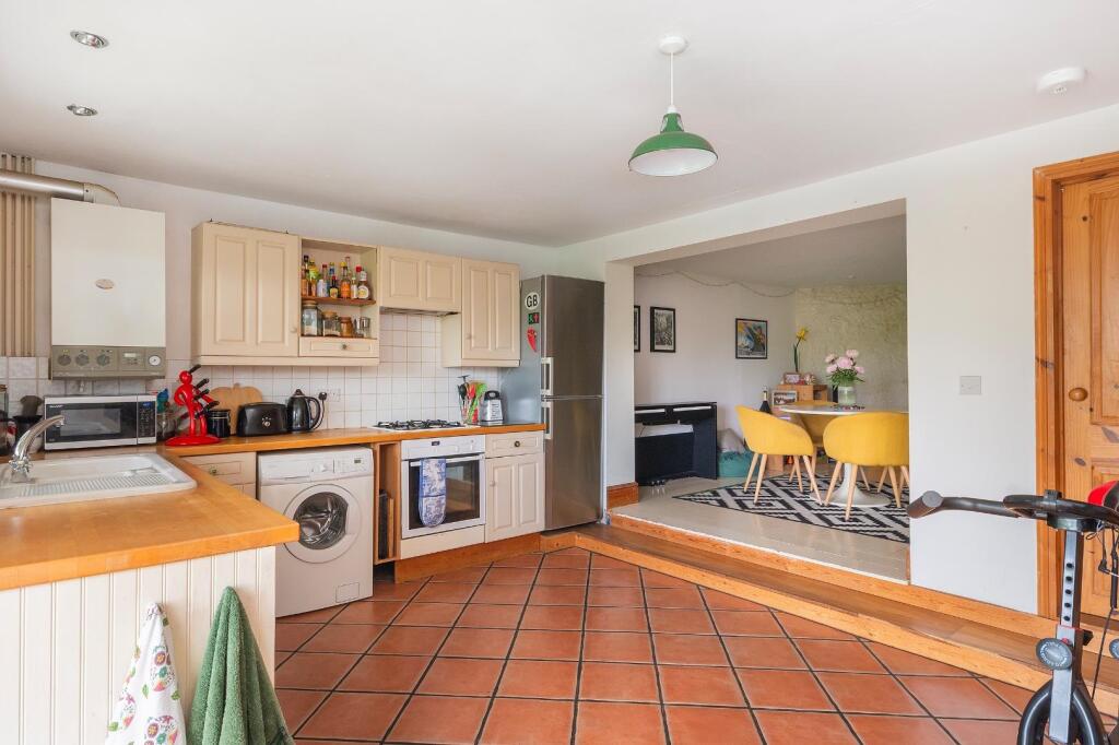 1S5R1KE - Kitchen A.jpg