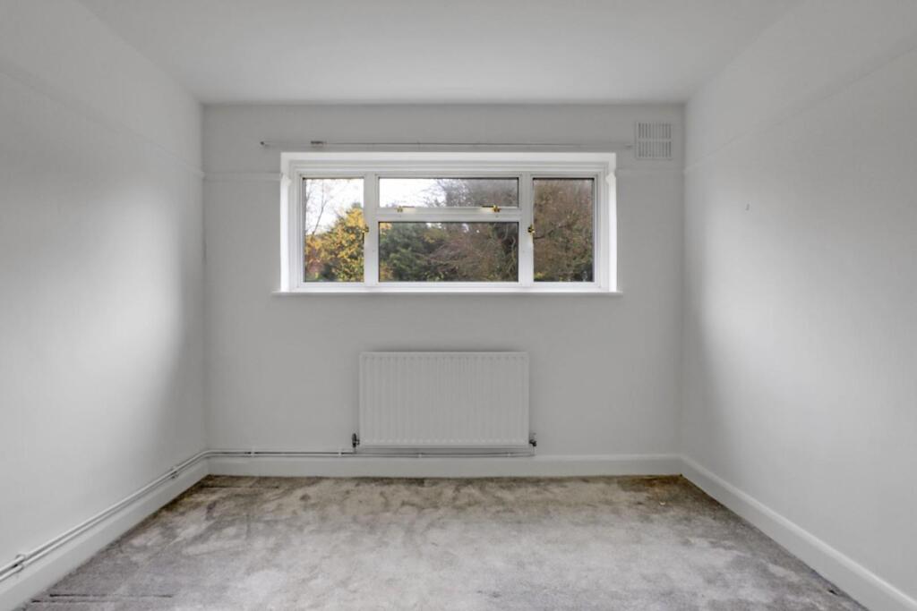 04-f58aJHPropWorld - 21 Meadowview Close - 10-medi