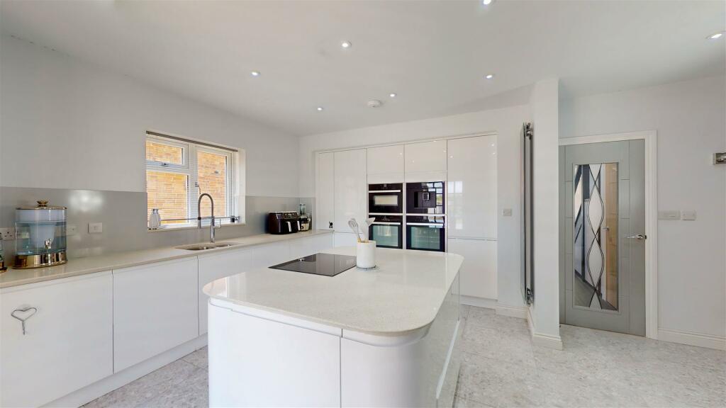 KITCHEN/DINING/FAMILY ROOM