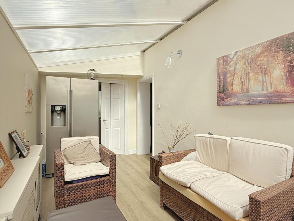 SUN ROOM/SITTING ROOM