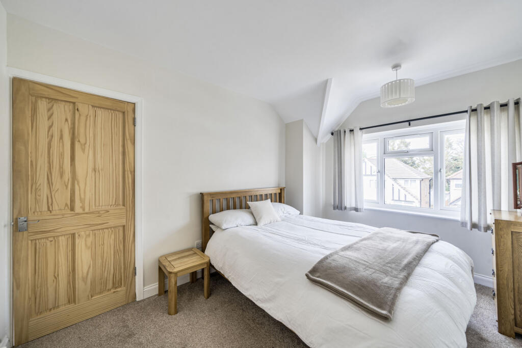 1311990-4-685e743...