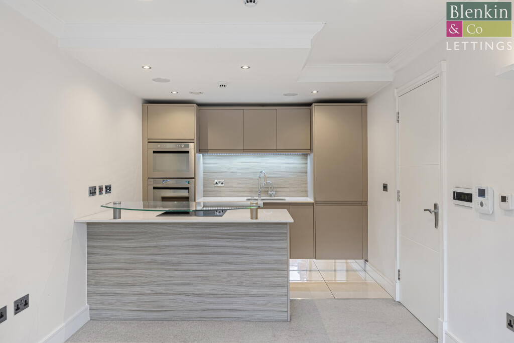 Kitchen/ Living Area