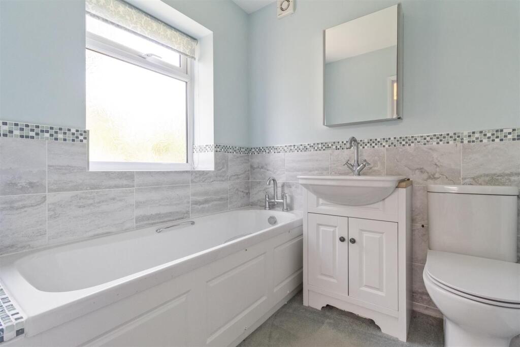 15 Foamcourt Waye_007.JPG