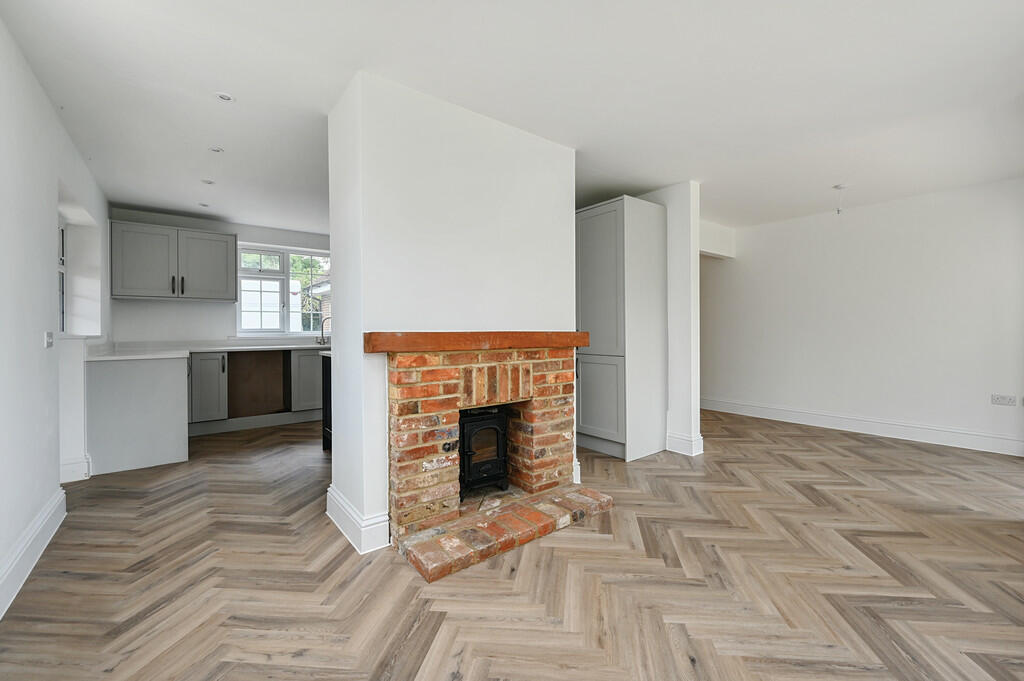 Elm Lodge - Apple...