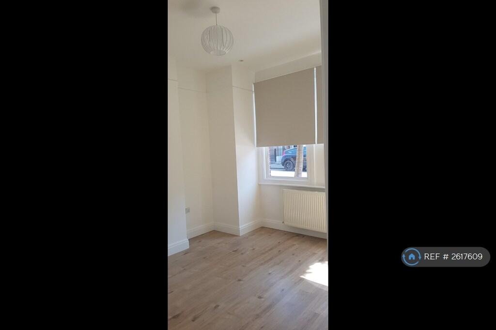 Front Double Bedroom