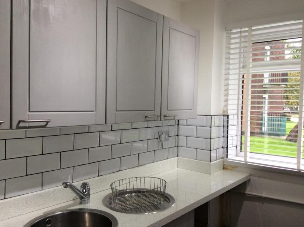 Kitchen 2.jpg