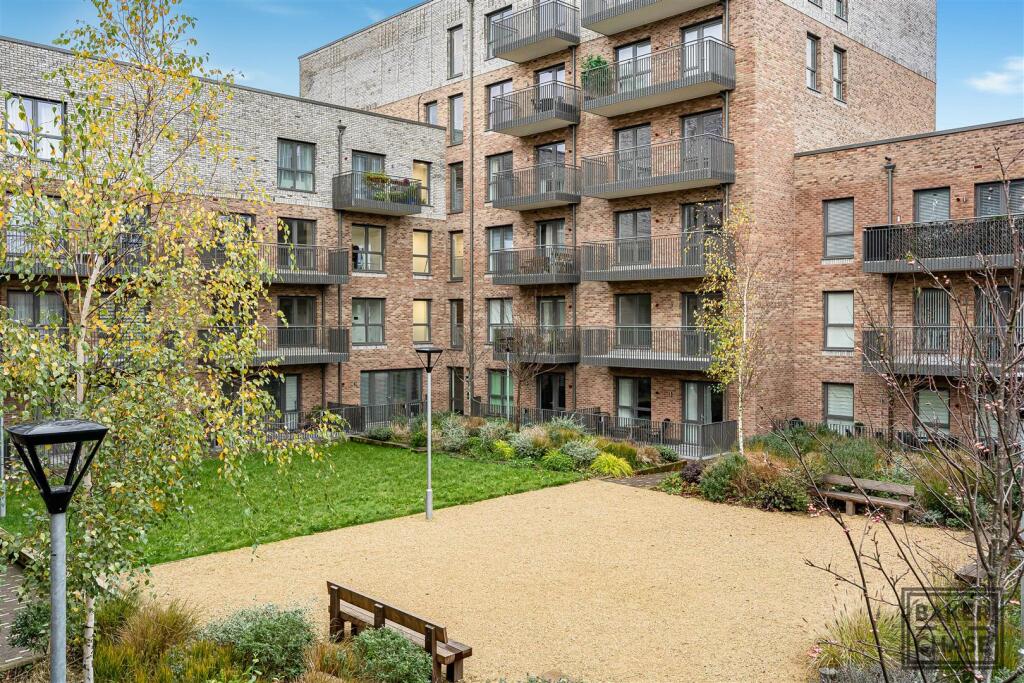 Car Park &amp; Communal Grounds