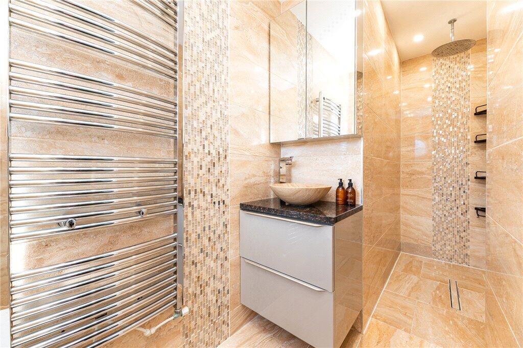 Master En-Suite