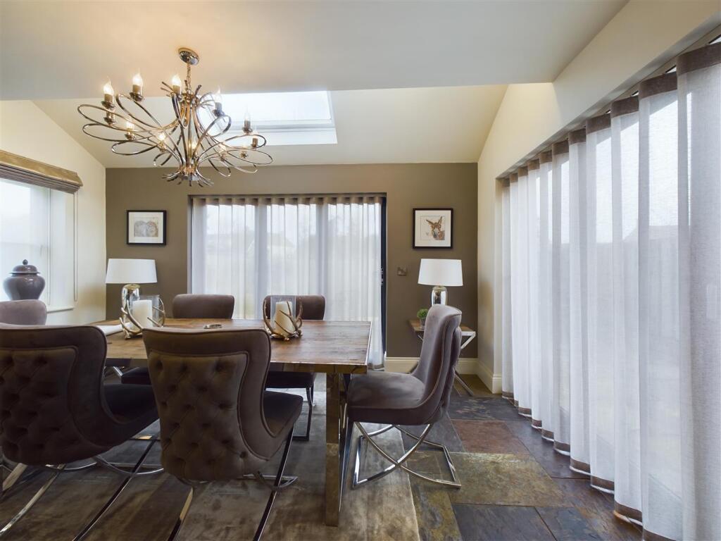 KITCHEN/RECEPTION ROOM