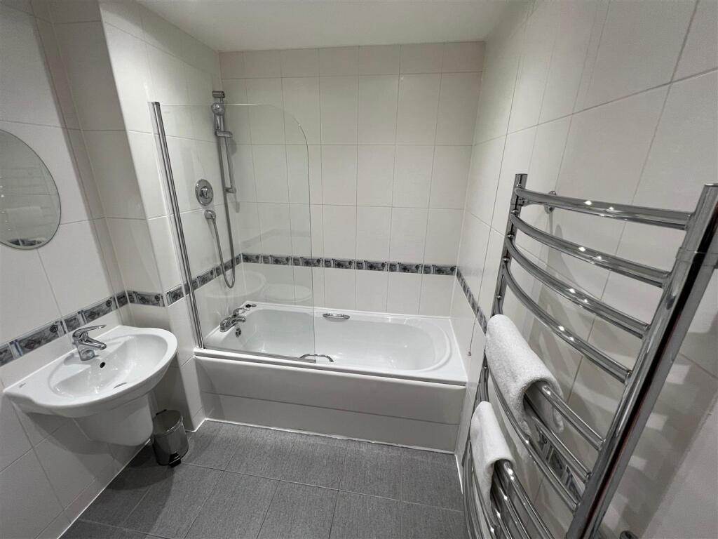 bathroom.jpeg