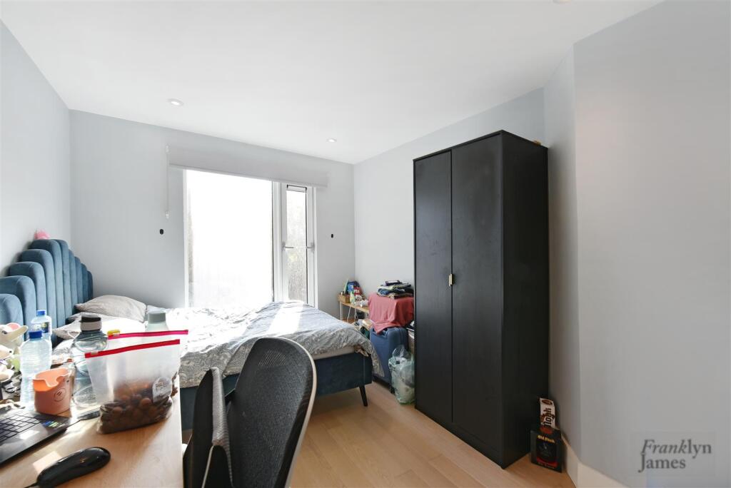 Grosvenor Court (3).JPG