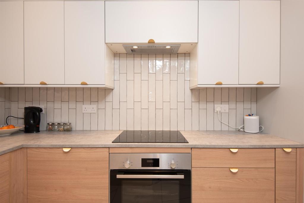 Kitchen 2.jpg