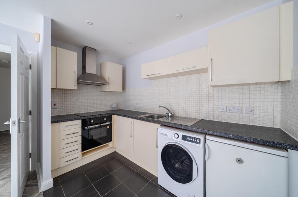 1371853-3-68f77c9fb31e0