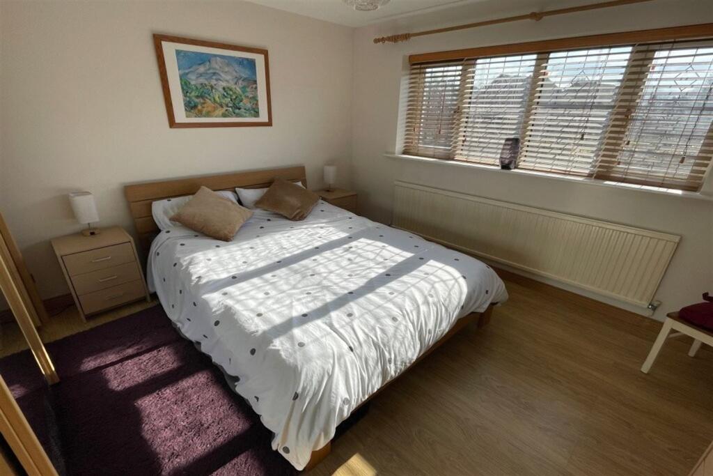 Bedroom 1b