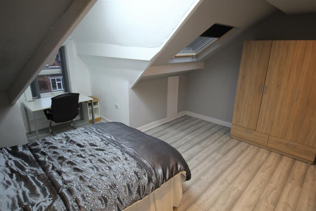 IMG_1783 Bedroom Top Floor.jpg