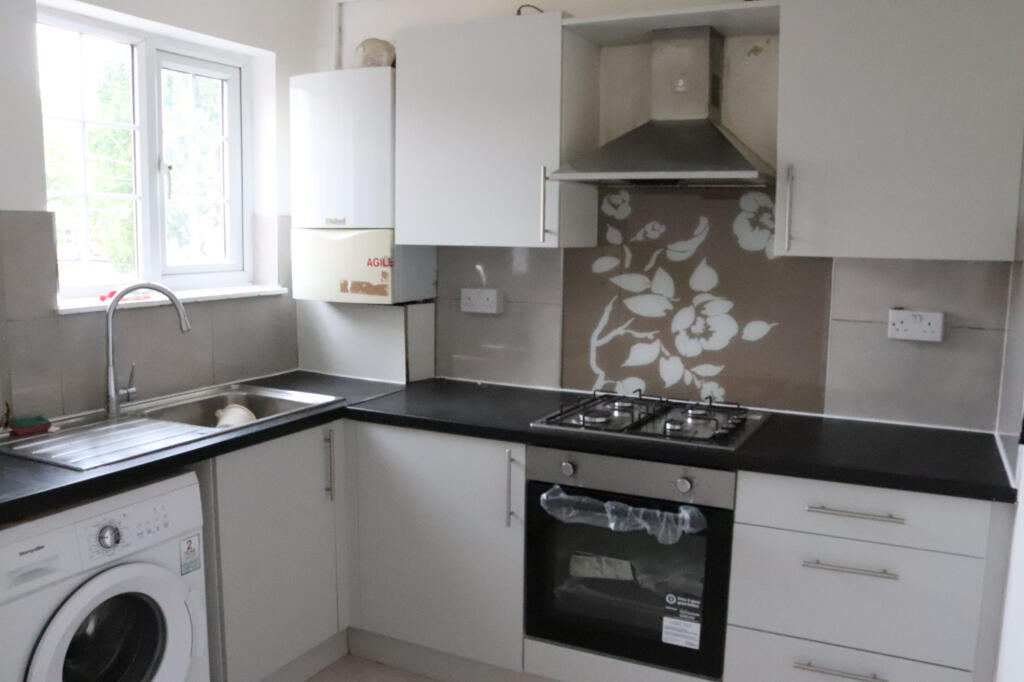 Frinton Mews, Ilford, Essex, IG2