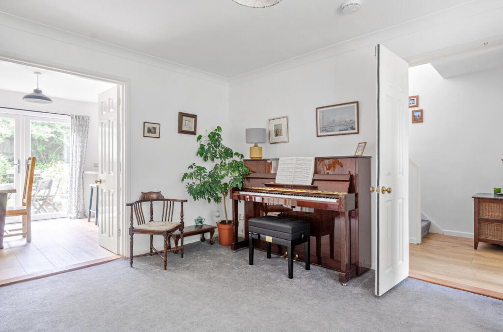 1303083-25-683ee9...