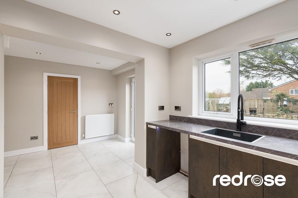 web_18 Harlech Dr...