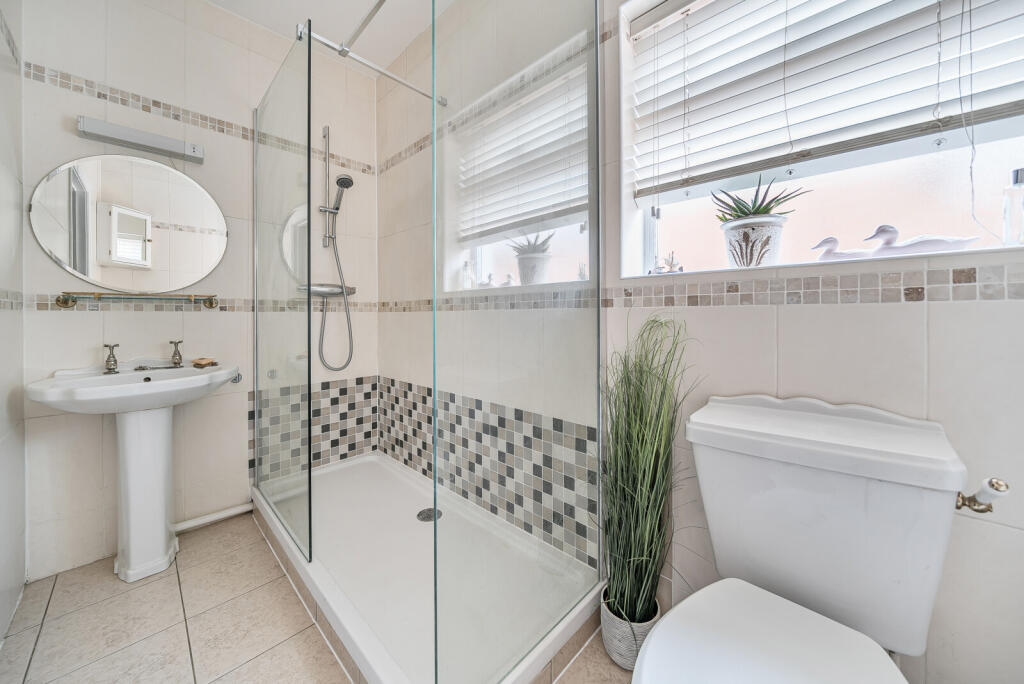 1358718-3-68dabd5...