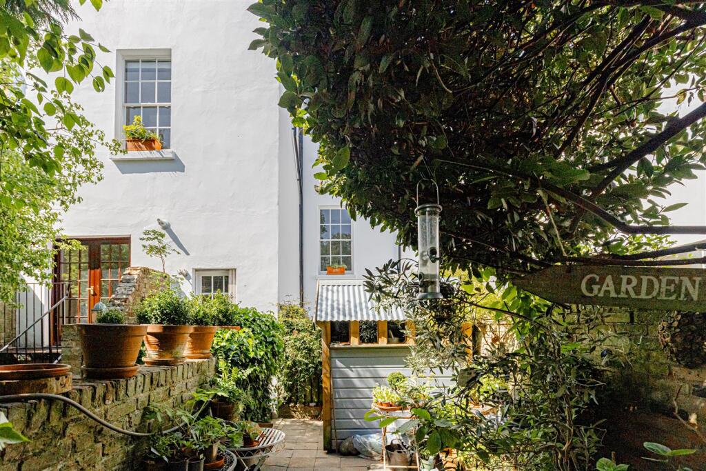 Hemingford Road (30).jpg