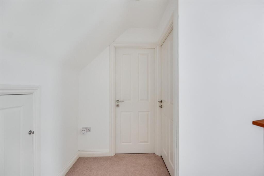 2nd Floor Landing.jpeg