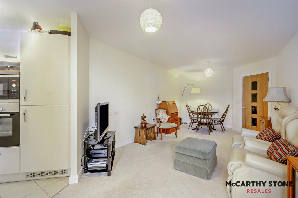 8600989-interior06-800.jpg