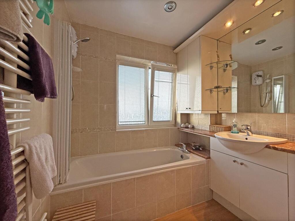 Southwell Road 41 - Family Bathroom...jpg