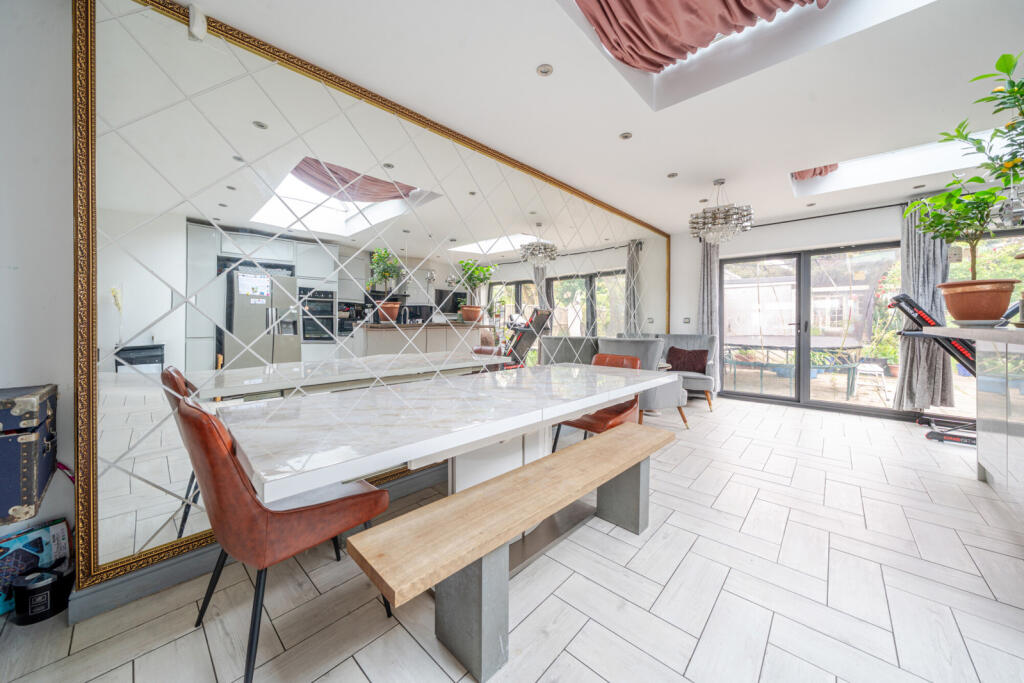 1290139-13-6825d5...