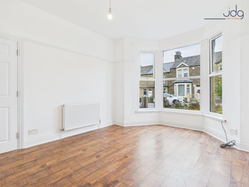 Coulston Road, Lancaster | A move-in ready three-bedroom with garage and fresh new look.