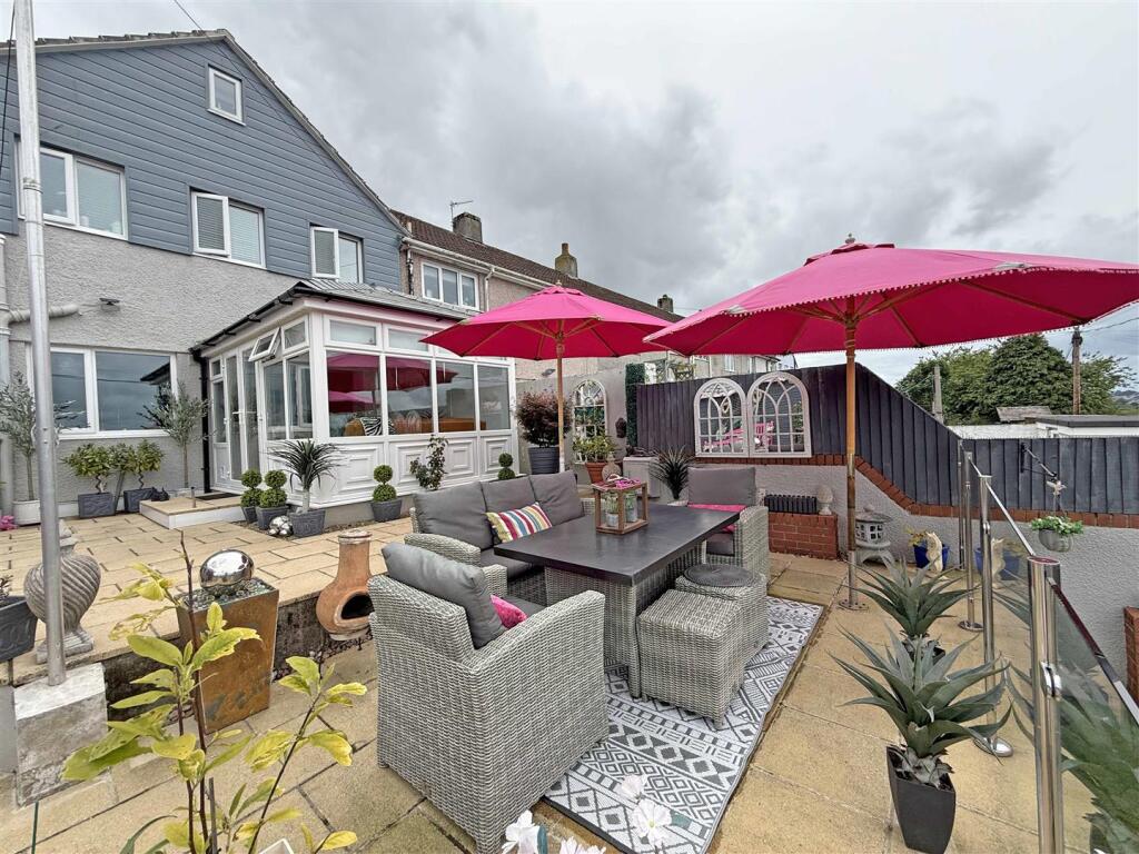 Hawkinge Gardens 34 - Garden Two.jpg