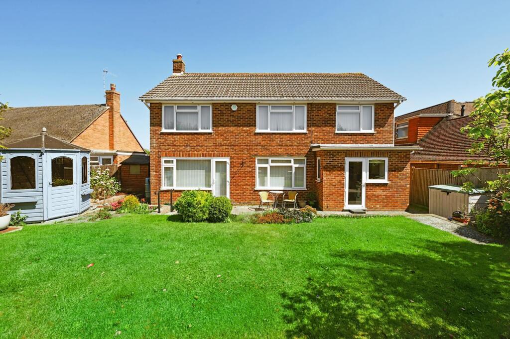 27 Saltdean Way TN39 (28).jpg