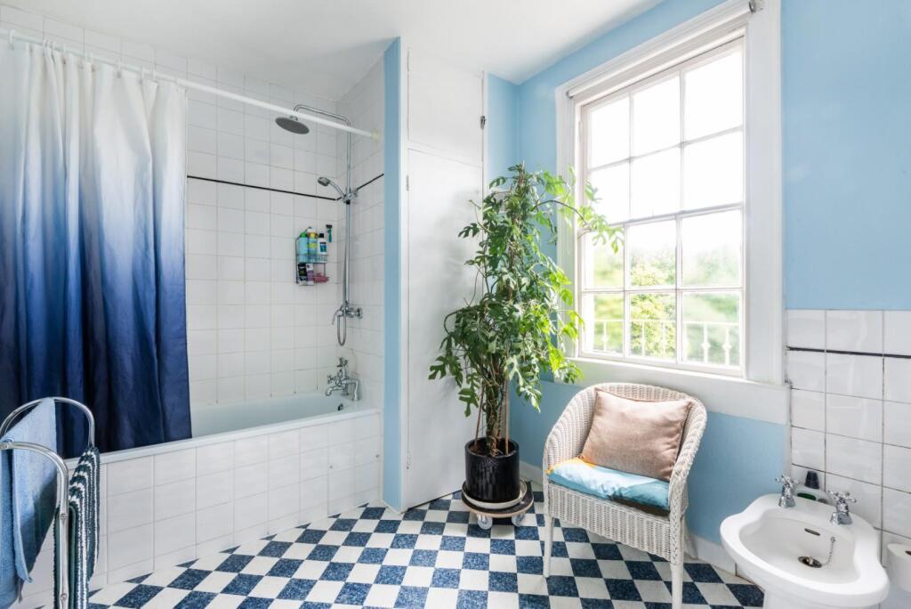 3 Lower East Hayes, Bath BA1 6AN-13.jpg