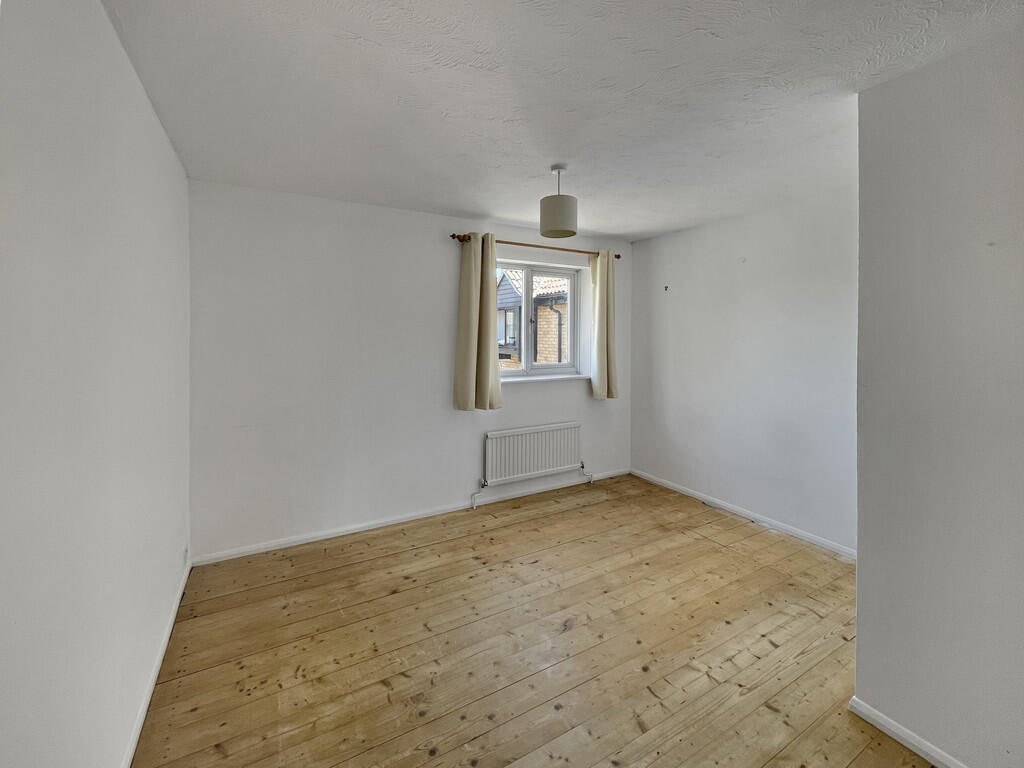 Master bedroom (2...