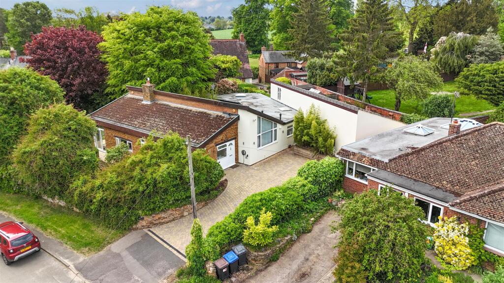 12 Bricketts lane. Flore