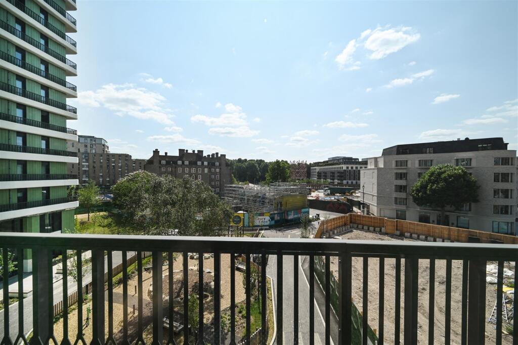 302-Sutherland-Apartments (10).JPG