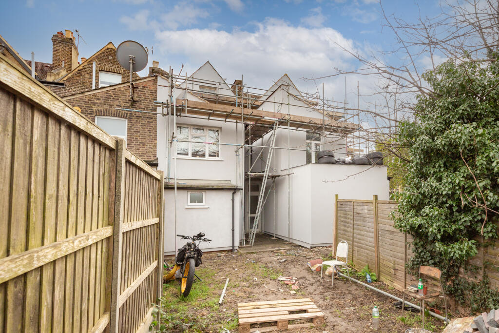 8 Brampton Park Road, Hornsey, London, N22 6BG