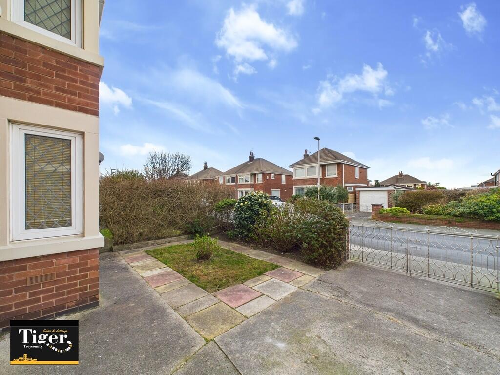 CAM02176G0-PR0516...